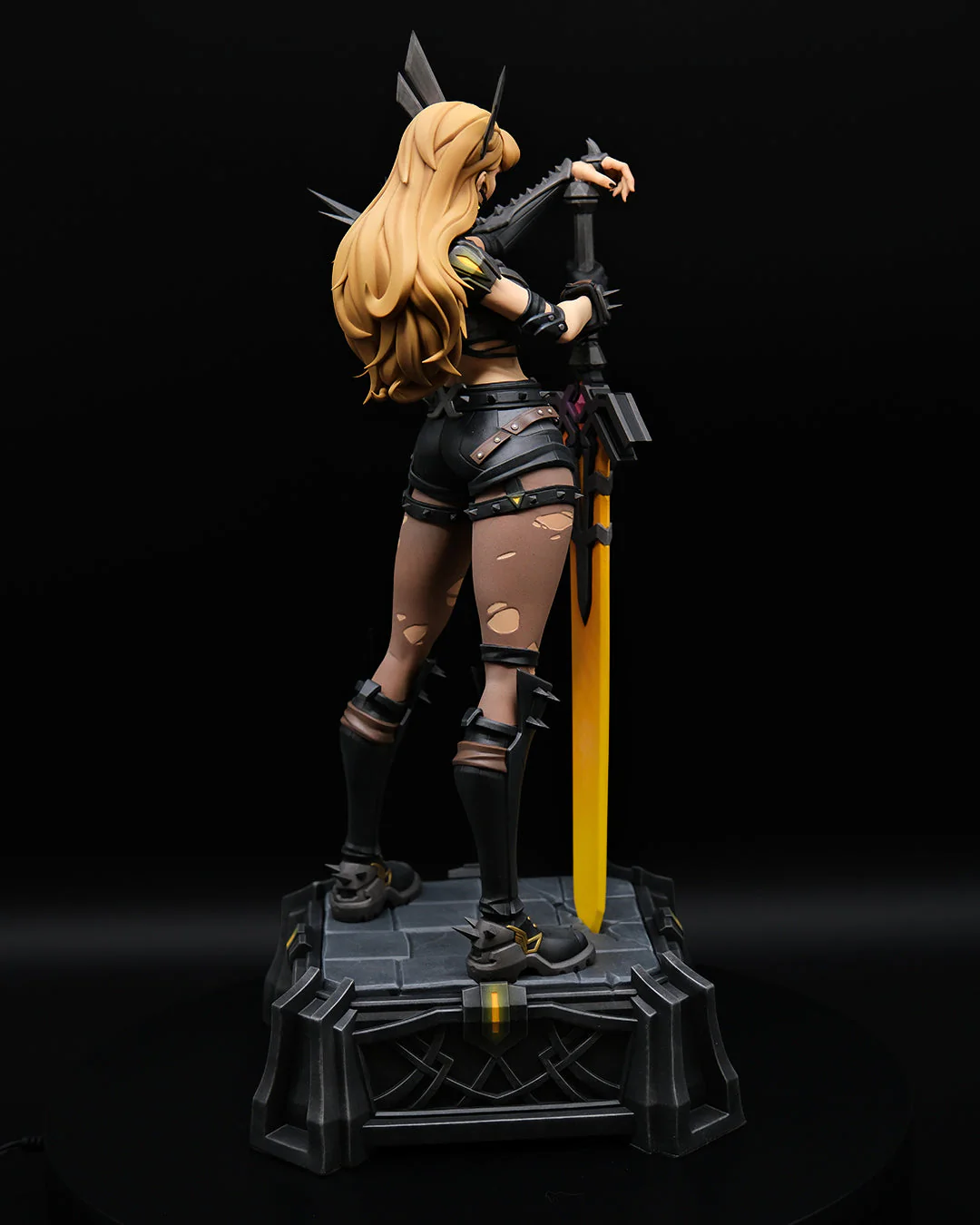 The Demon Queen Statue - Image 9