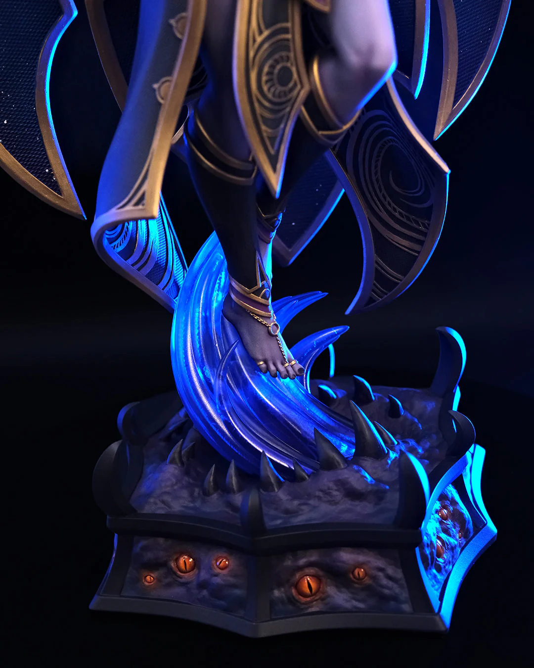 The Void Empress Statue - Image 12