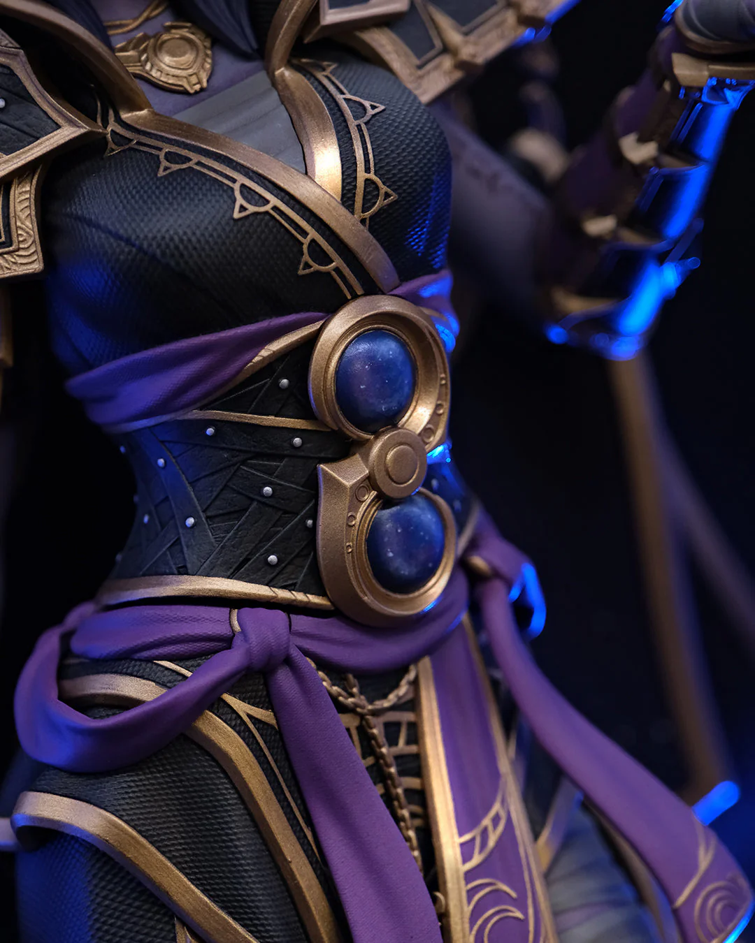 The Void Empress Statue - Image 7