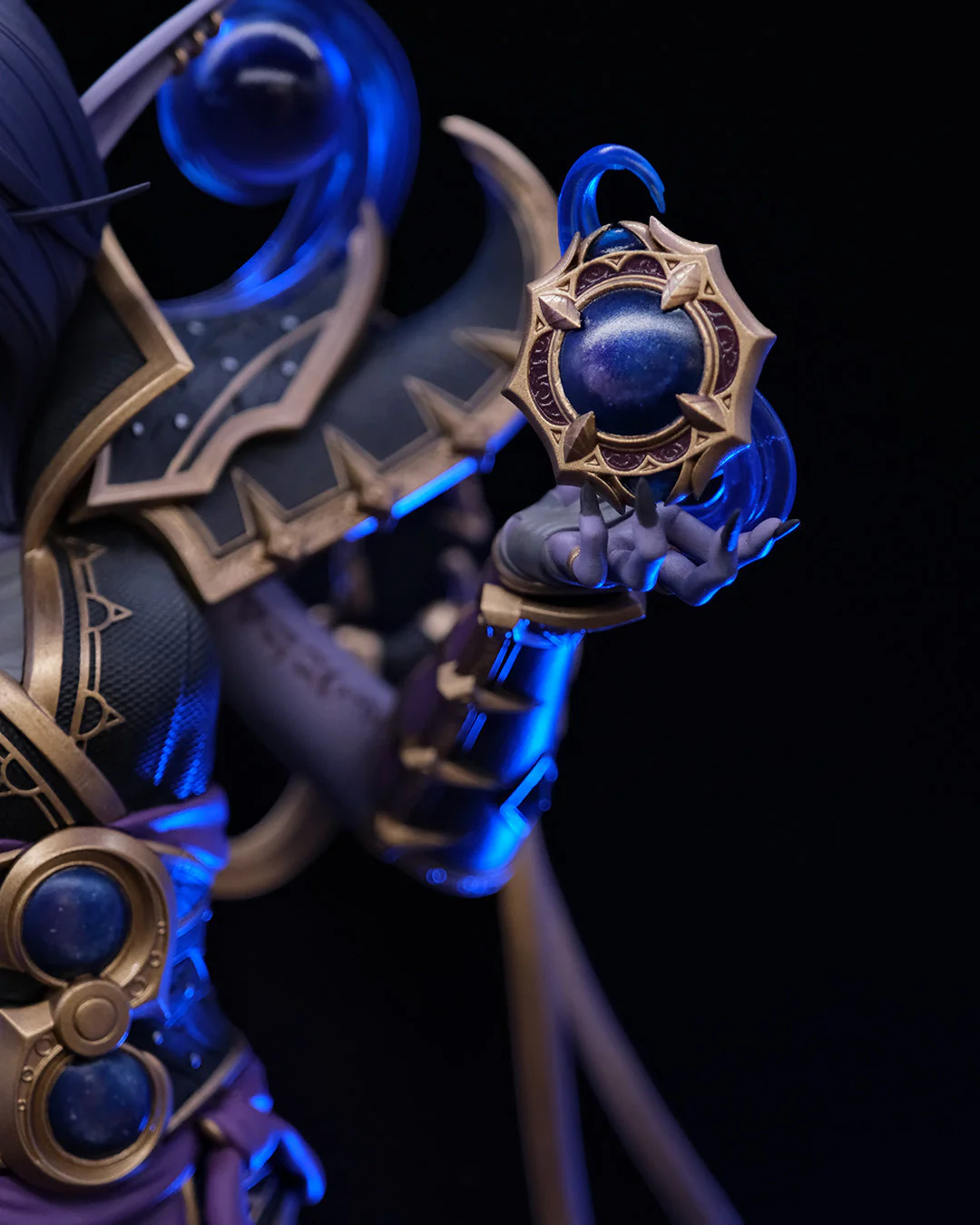 The Void Empress Statue - Image 9